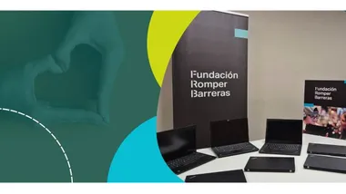 Donación de portátiles a la Fundación Romper Barreras