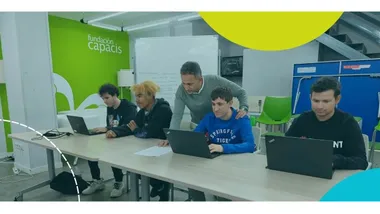 Apoyo a la Fundación CAPACIS con Donación de Equipos Tecnológicos